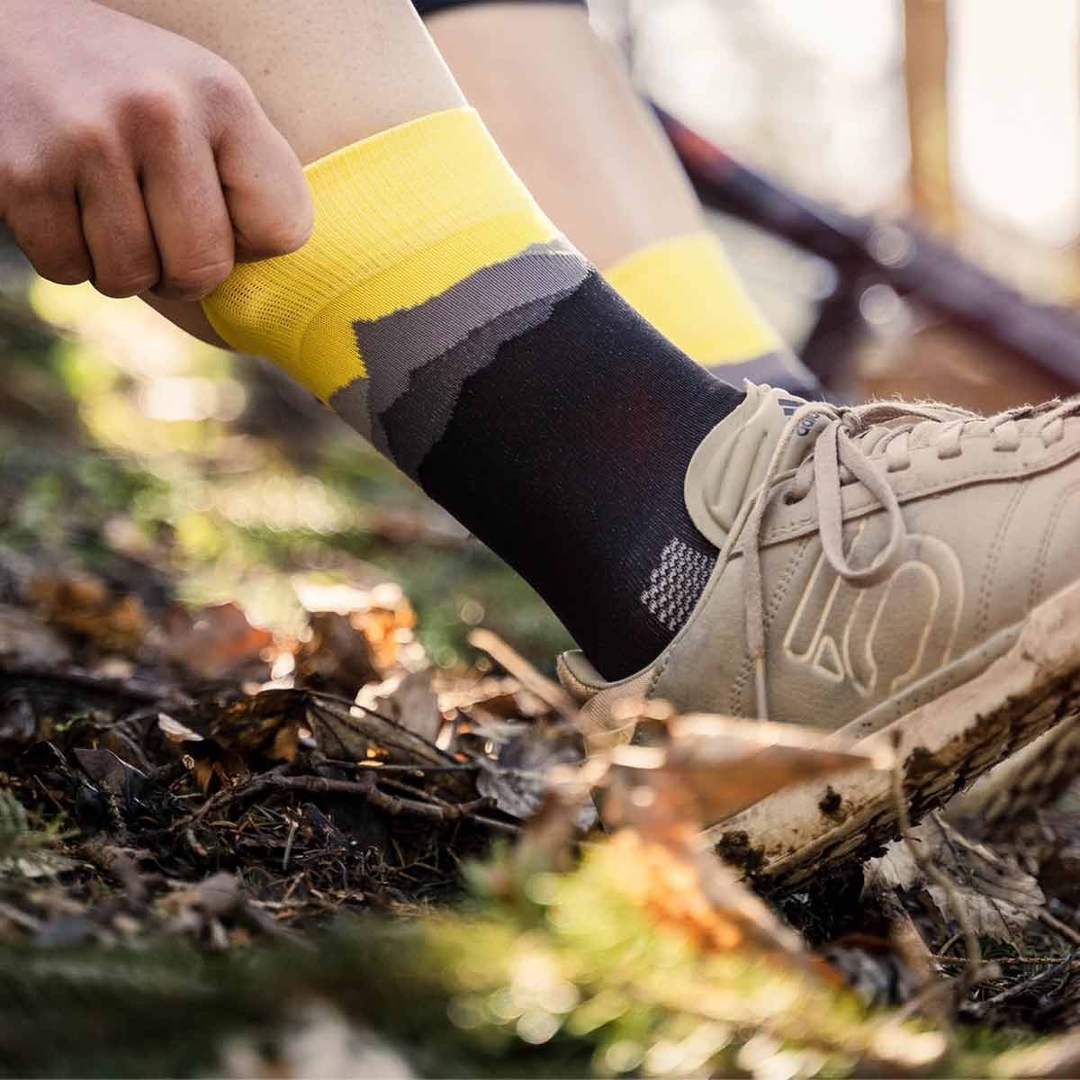 MAGURA Yellow Socks