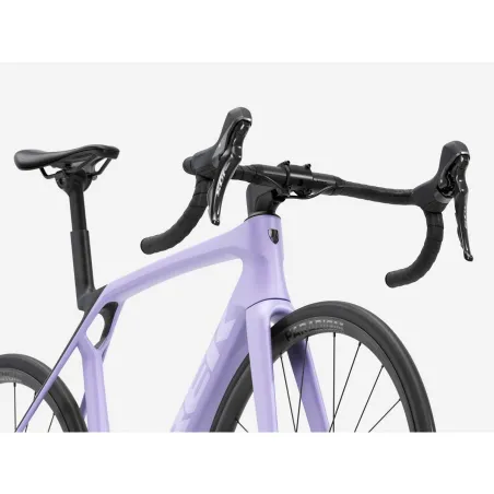 2026 TREK MADONE SL 5 Matte Lavender Haze/Deep Smoke | Състезателен шосеен карбонов велосипед