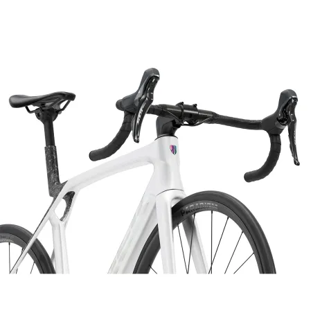 2026 TREK MADONE SL 5 Gloss Crystal White/Matte Deep Smoke | Road bikes