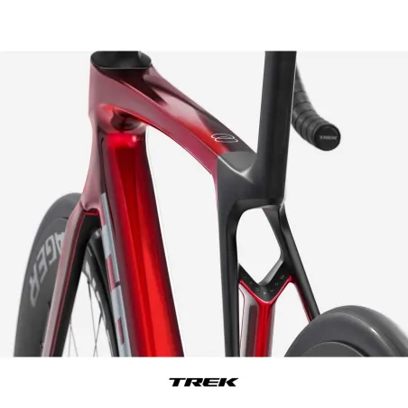 2026 TREK MADONE SL 7 Gloss Fury Red/Matte Deep Smoke | Road bikes